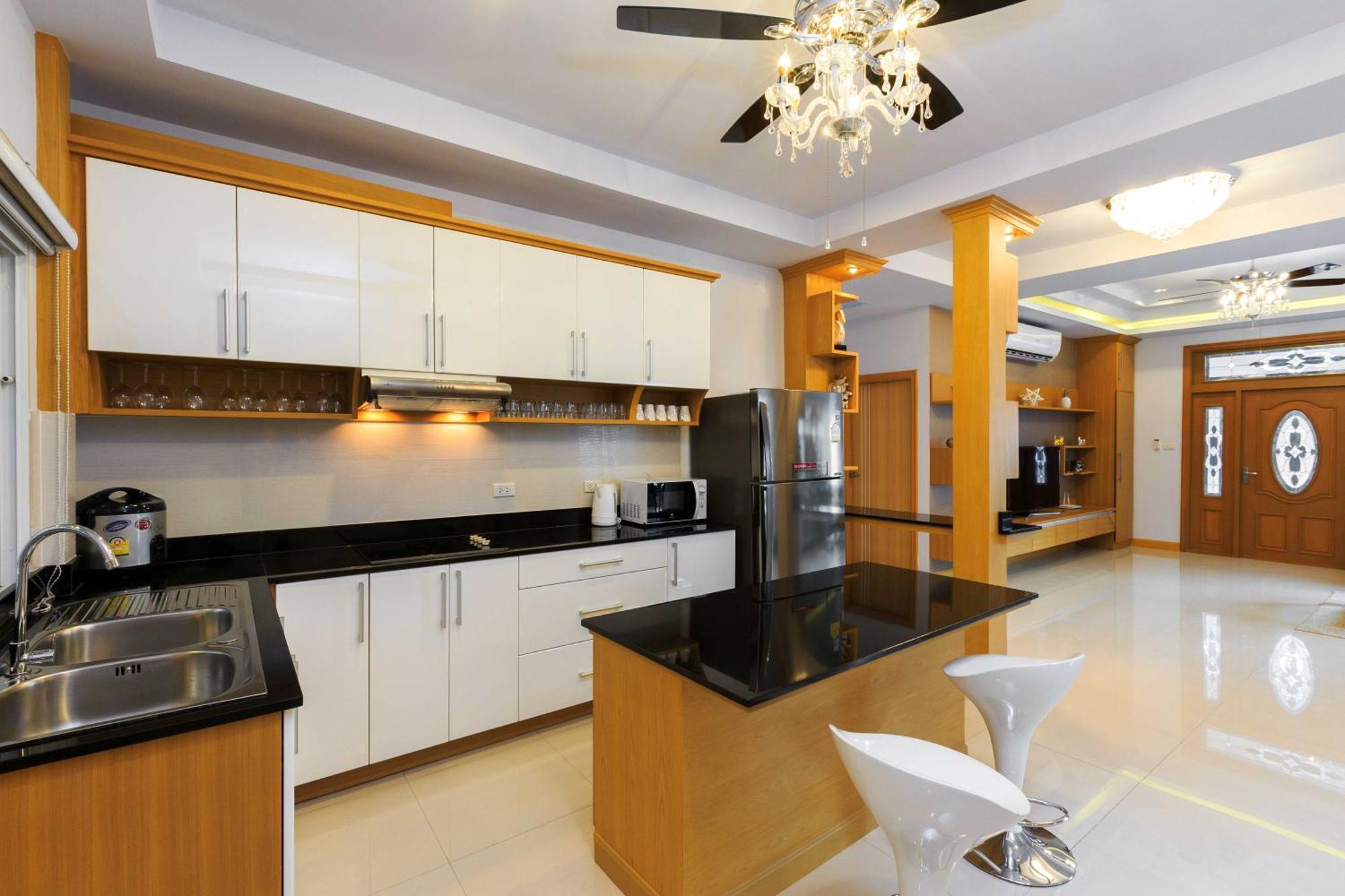 Pattaya Private Villa - Pool,Sauna,Snooker,Bbq Kültér fotó